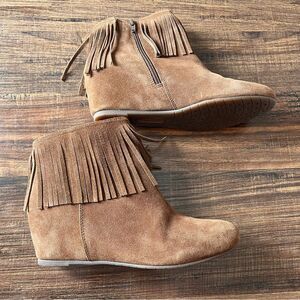 Comfortiva Riverton Brown Desert Tan Suede Leather Wedge Fringe Boot Size 8.5 M